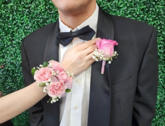 Prom test dev. from Fabbrini's Flowers in Hoffman Estates, IL